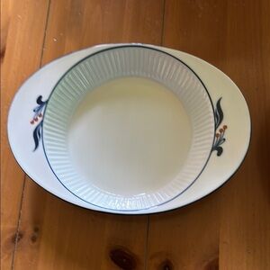 Dansk Bistro serving casserole bowl
